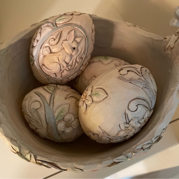Jim Shore “Follow Your Path” White Woodland Easter Basket with Eggs - Picture 11 of 16